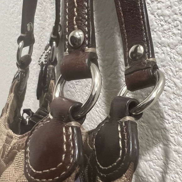 Coach Hand Bag D0982-42949 Brown/Tan with Lilac inside lining Like new - Picture 3 of 12